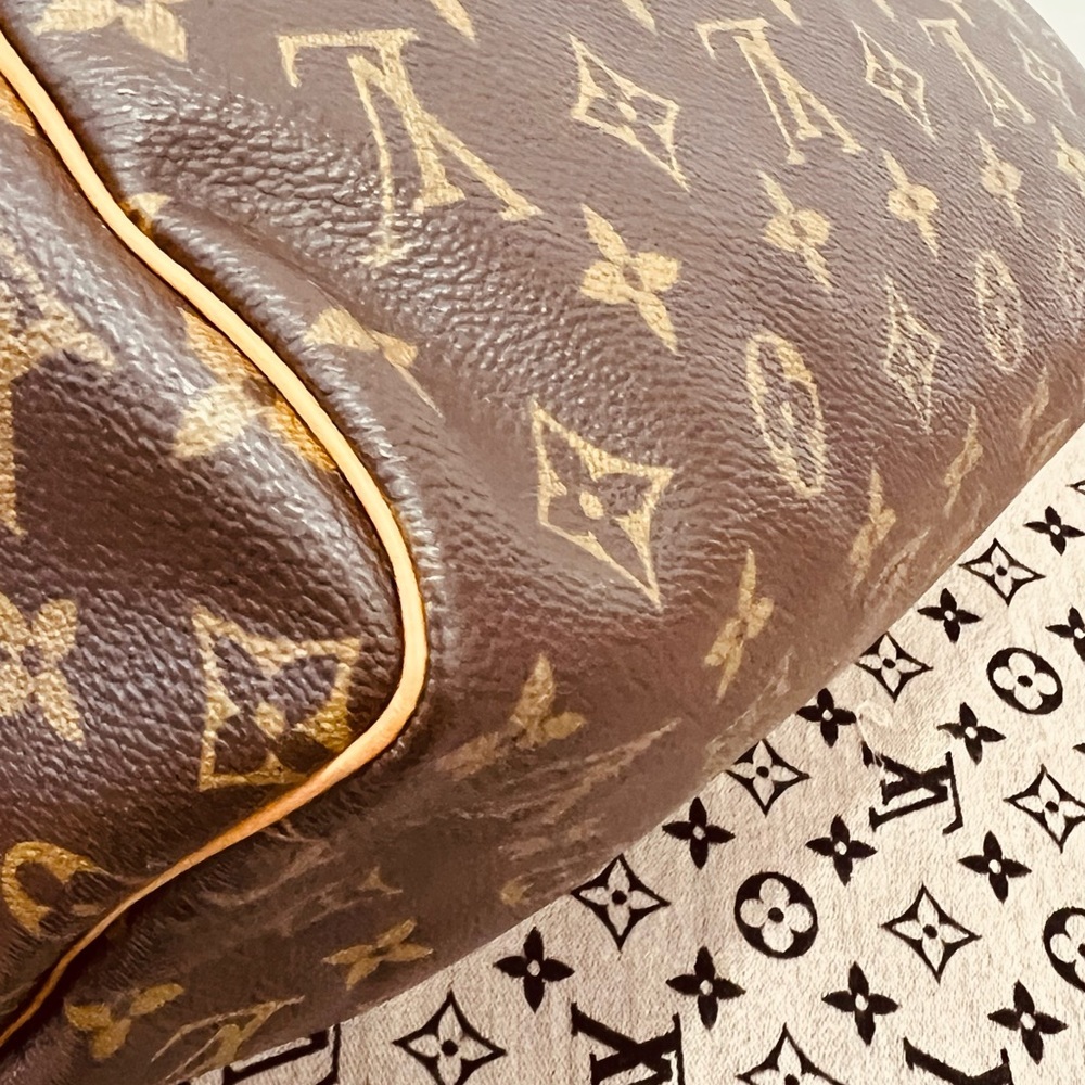 Authentic Louis Vuitton Speedy 30 in Monogram Canvas - Picture 13 of 16